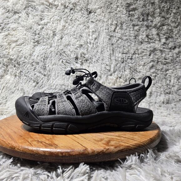 Keen Newport H2 Mens Size 9.5 Black/Gray Fisherman Sandal (Winter Discount) - Picture 2 of 8